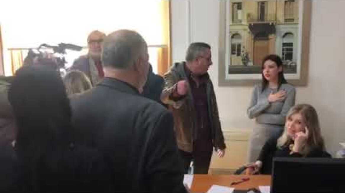 Γραφειο υπουργού Οικονομίας και Ανάπτυξης, Στεργιου Πιτσιόρλα   Παραμένουν μέχρι να συναντήσουν τον