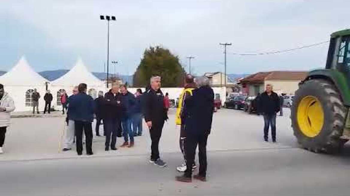 Αγρότες στο Στεφανοβίκειο