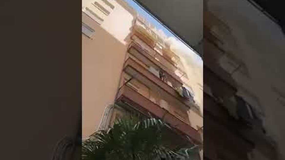 Πυρκαγιά σε διαμέρισμα στη Θεσσαλονίκη (2)