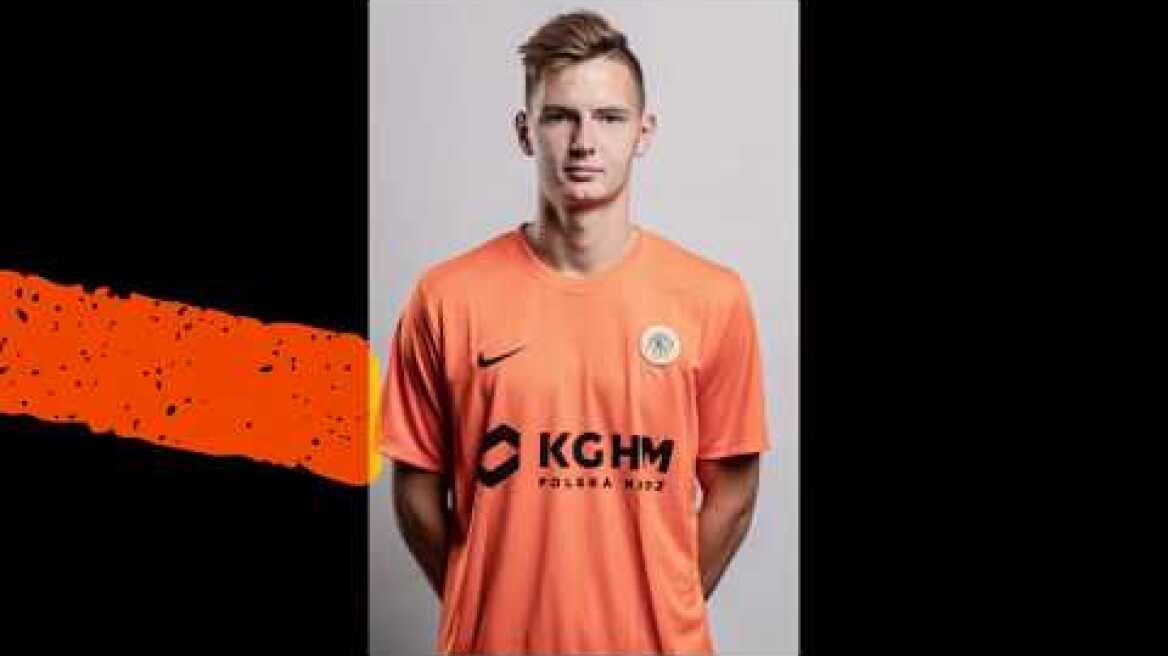 Bartosz Białek - striker (typical no.9)