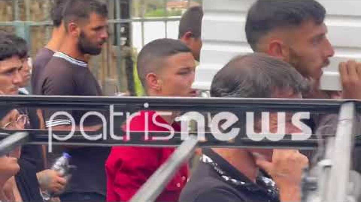 Σπαραγμός στην κηδεία της 11χρονης