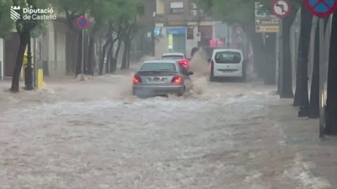 Heavy rains cause floods along Spain's Mediterranean coast