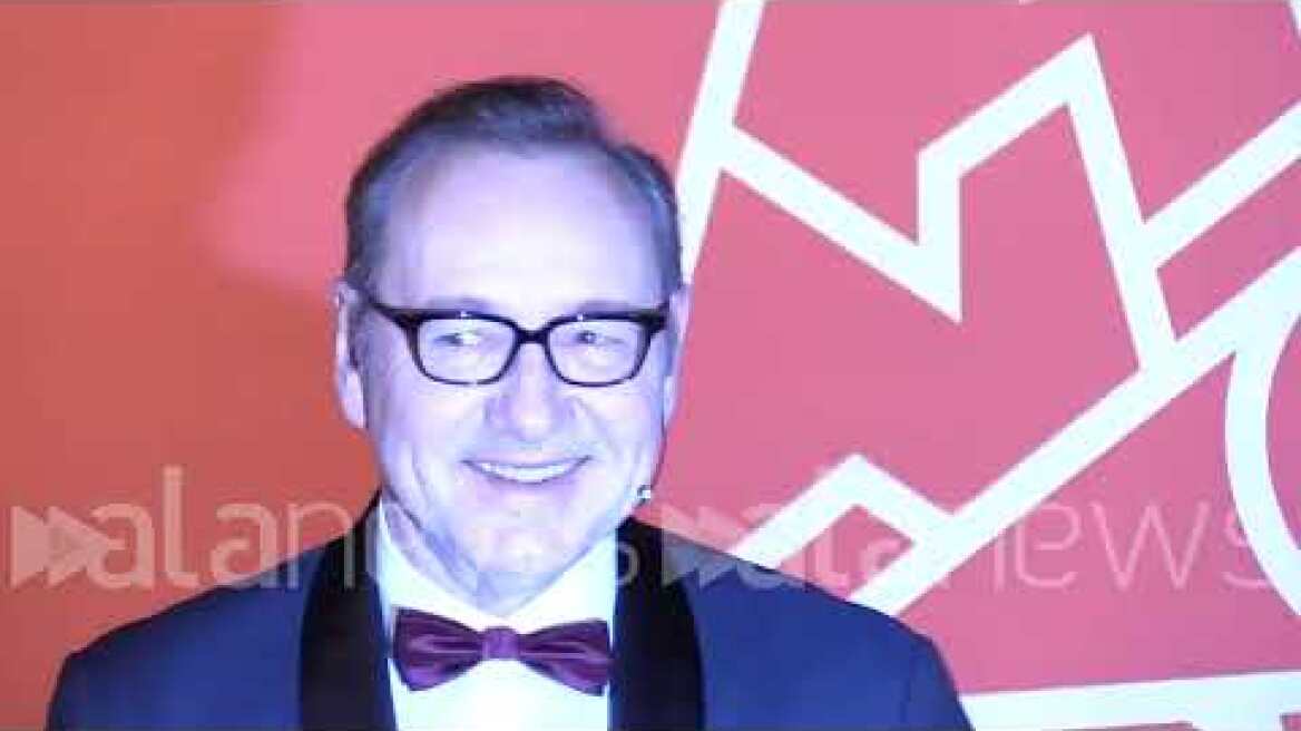 Cinema, bagno di folla per Kevin Spacey premiato a Torino