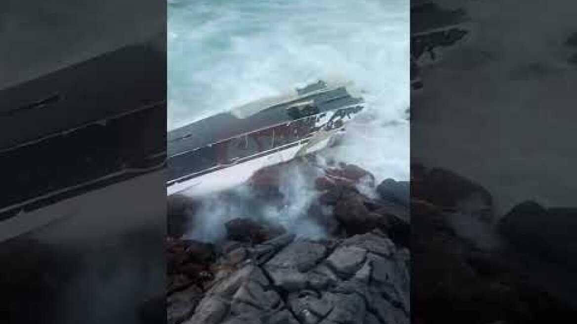 Ψαράδες έσωσαν 4 επιβάτες από διαλυμένη θαλαμηγό