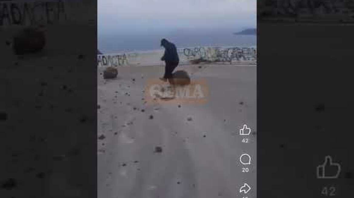 Κατολίσθηση στο λιμάνι του Αθηνιού στη Σαντορίνη