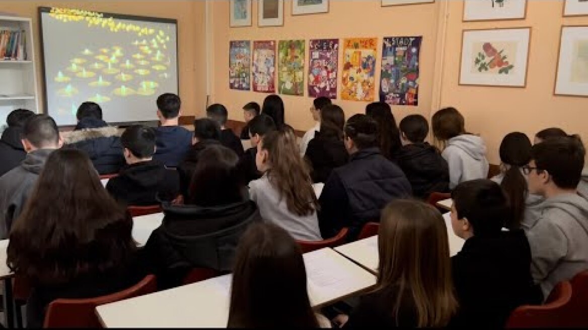 Τα λόγια είναι πλέον περιττά (διασκευή τραγουδιού "Το Φιλαράκι") - Ελληνικό Κολλέγιο Θεσσαλονίκης