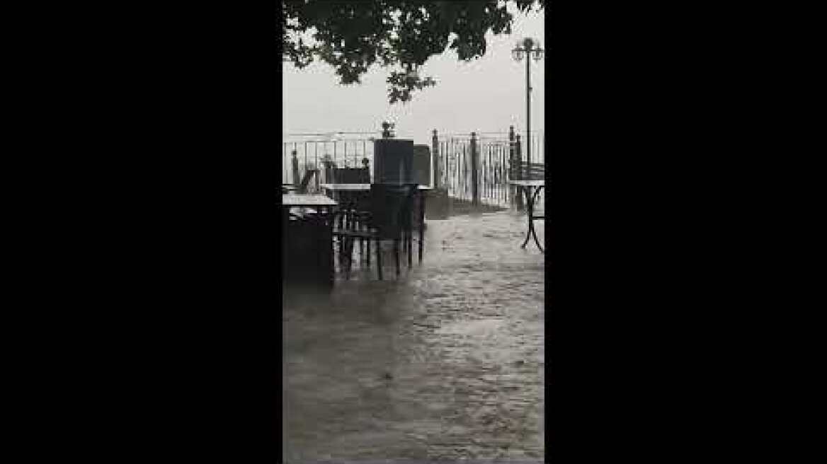 Μπουρίνι και χαλάζι στη Σπηλιά