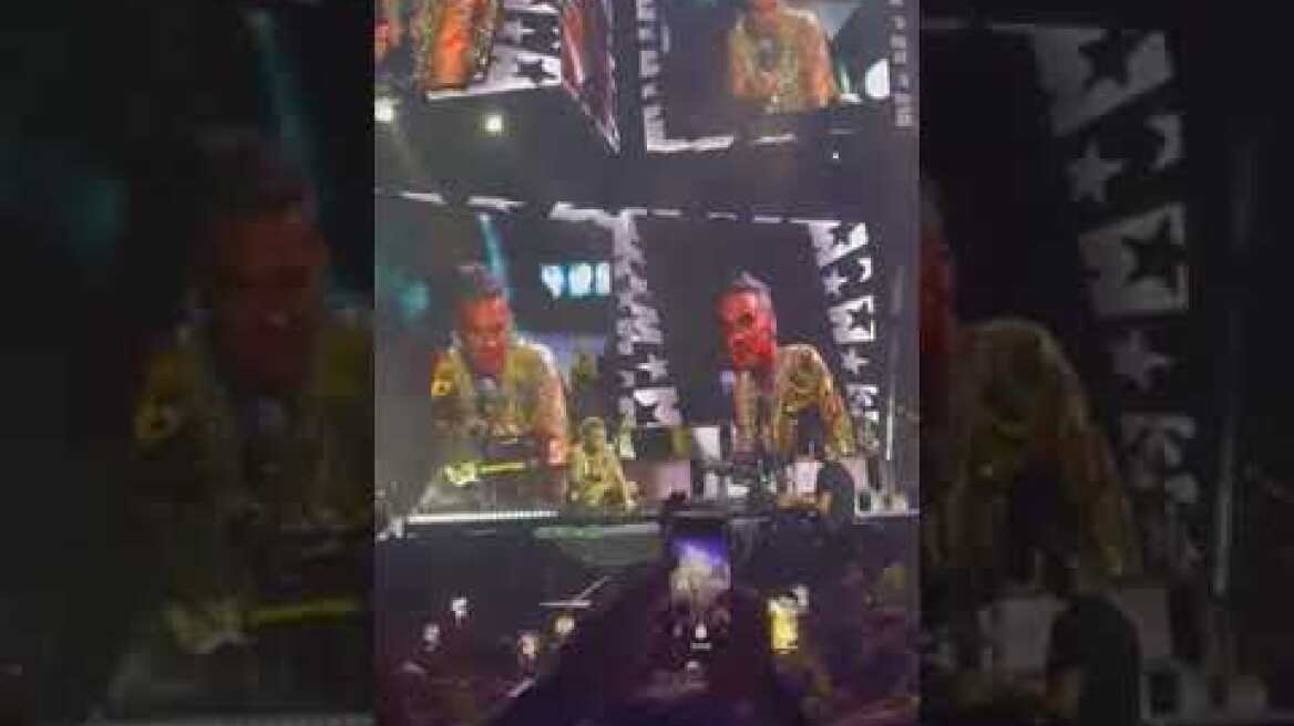 «Χαμός» στη συναυλία του Ρόμπι Γουίλιαμς