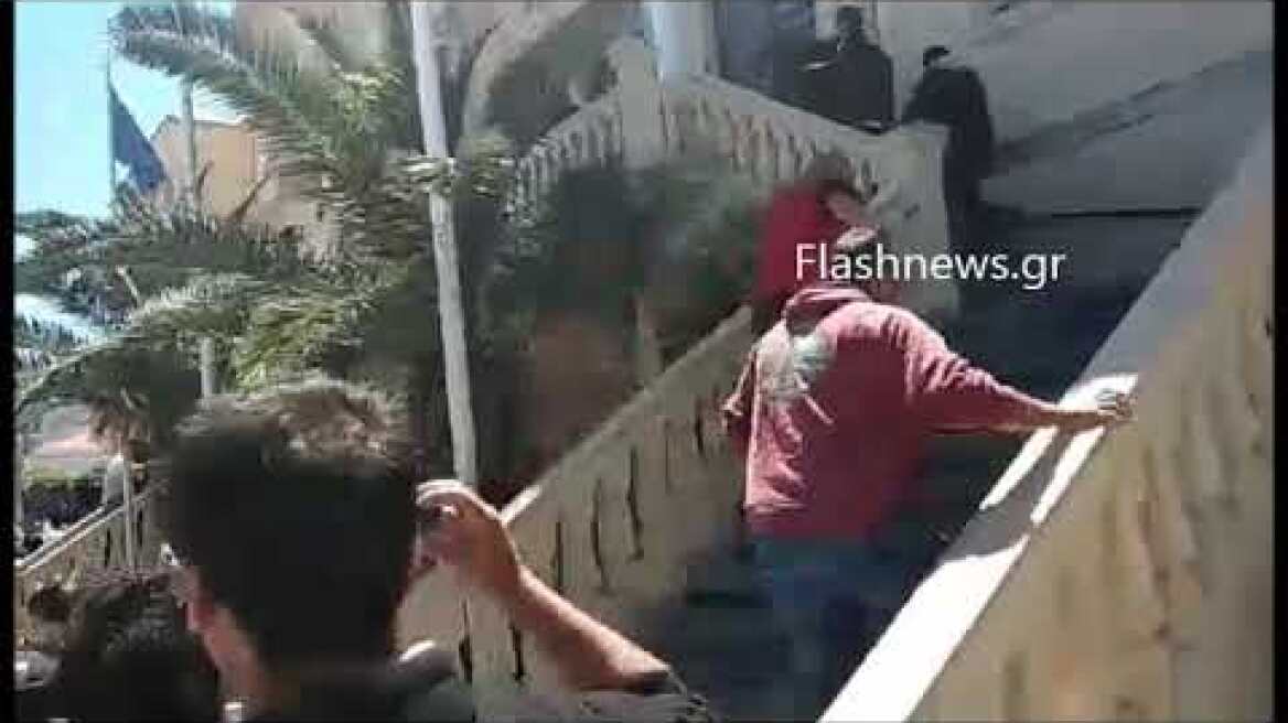 Όρμηξαν να λιντσάρουν τον δολοφόνο του Κατσουλάκη