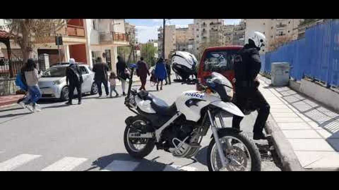 Thestival.gr Ένταση στον Εύοσμο από γονείς για τα self test