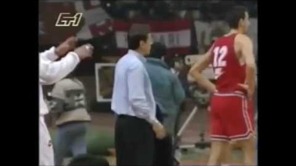 Οταν ο Ιωαννίδης πέταξε το σακάκι στον Τσανίδη