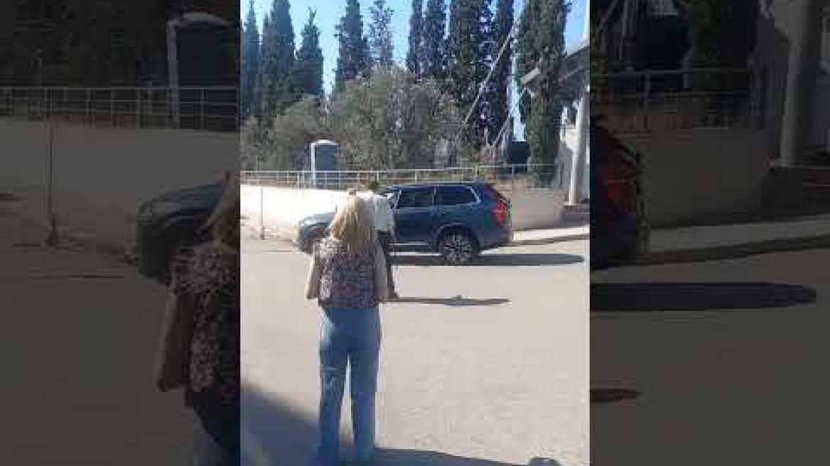 Άφιξη Αγγελόπουλου στο Υπουργείο