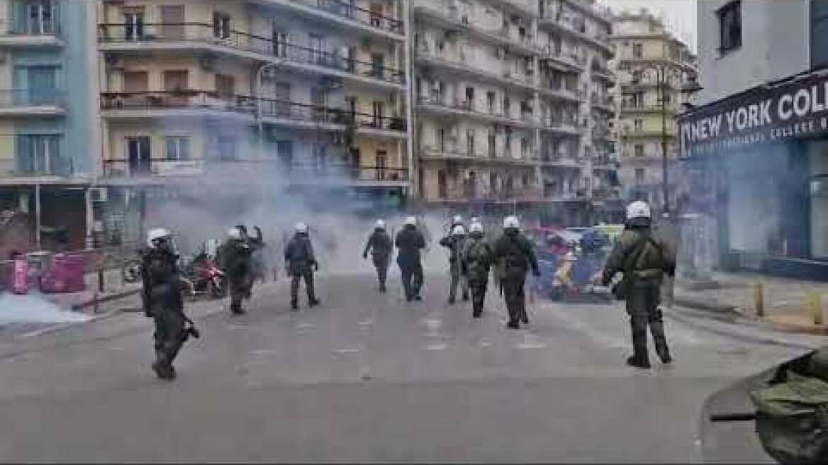 Συνεχίζονται τα επεισόδια στη Θεσσαλονίκη