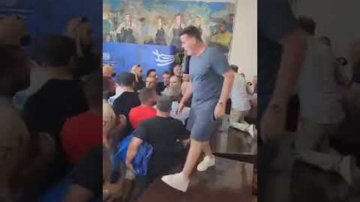 Ξυλοδαρμός στο Δημαρχείο της Ρόδου