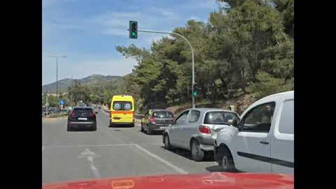 Καρέας - Αττική Οδός, ουρά πάνω από 2 χλμ