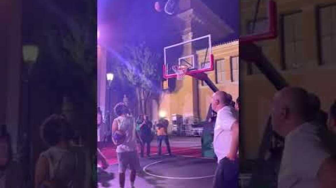 Ανδρουλάκης: Έπαθε διάστρεμμα παίζοντας μπάσκετ στο Ζάππειο