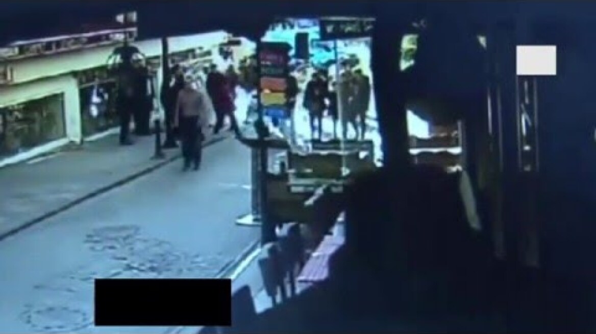 Sultanahmet patlama anı ! (İstanbul son dakika) saldırı görüntüleri ve o ani izle