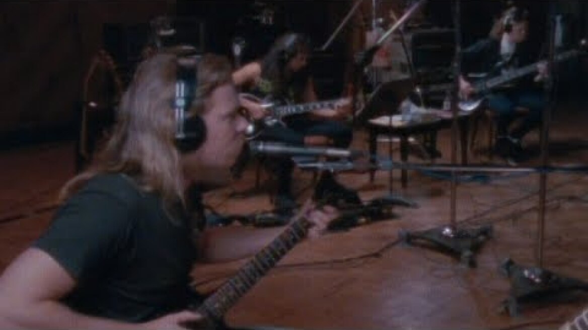 Metallica: Nothing Else Matters (Official Music Video)