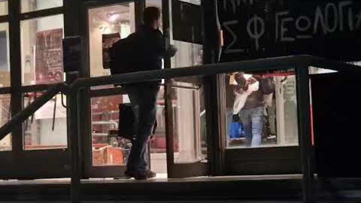 Θεσσαλονίκη: Παραμένουν αστυνομικές δυνάμεις στο ΑΠΘ