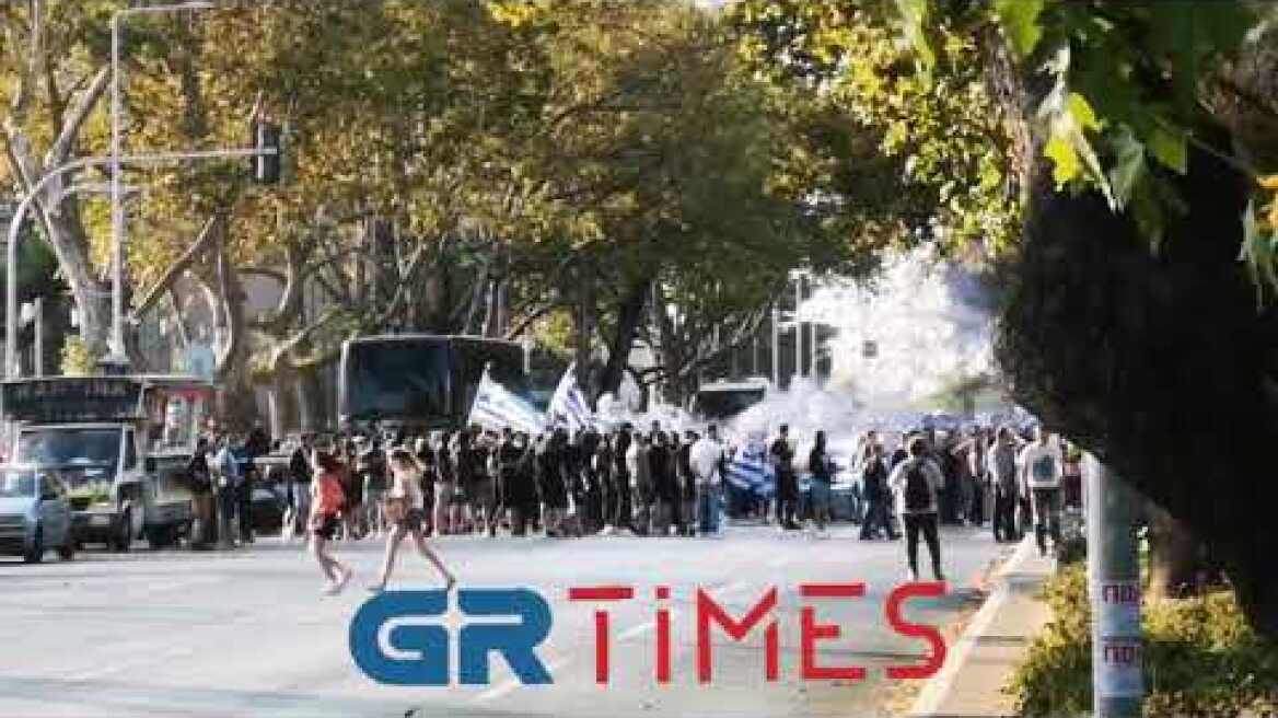 Διαδηλωτές στην παραλιακή