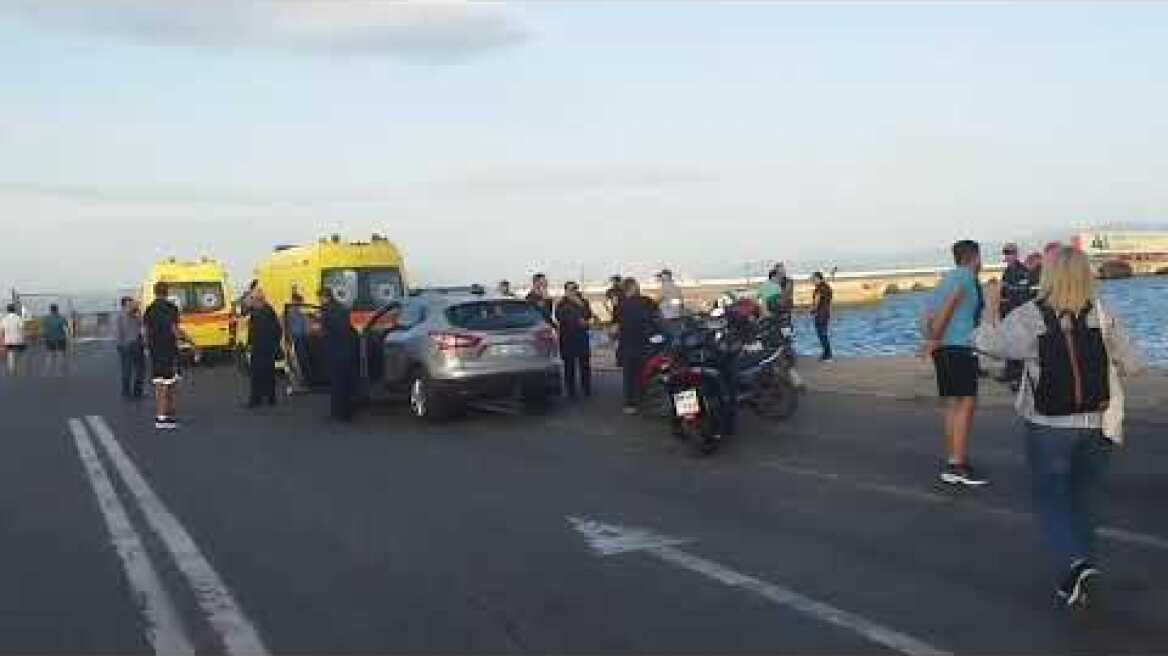 Αγροτικό αυτοκίνητο έπεσε στο λιμάνι της Μυτιλήνης