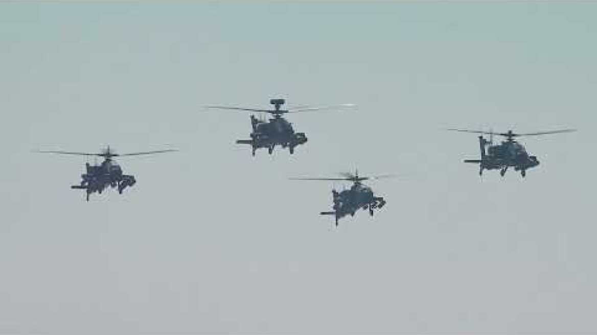 Παρέλαση 28η Οκτωβρίου: Εντυπωσιάζει η διέλευση σχηματισμών Mirage, Phantom και Rafale | 28/10/2024