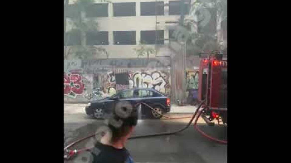 Φωτιά στην οδό Αγησιλάου