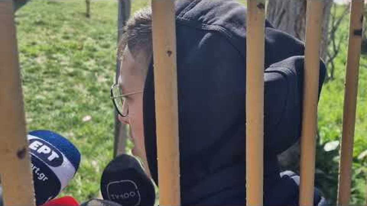 Εξωσχολικοί εισέβαλαν σε ΕΠΑΛ και τραυμάτισαν καθηγήτρια (1)