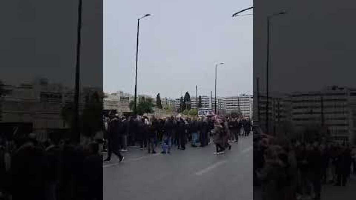 Απεργία στα ταξί: Σε εξέλιξη οι απεργιακές κινητοποιήσεις (1)