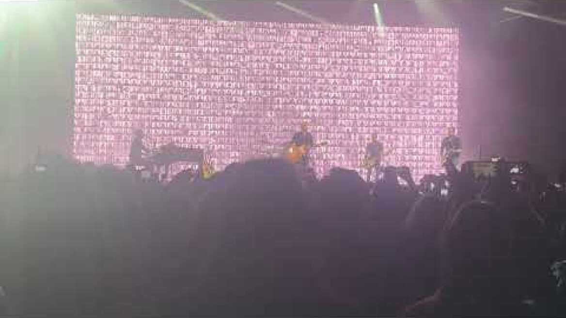 Ο Μπράιαν Άνταμς ταρακούνησε το ΟΑΚΑ