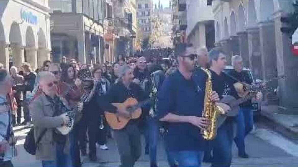 Πάτρα: Πορεία Εργατικού Κέντρου-Τραγούδια