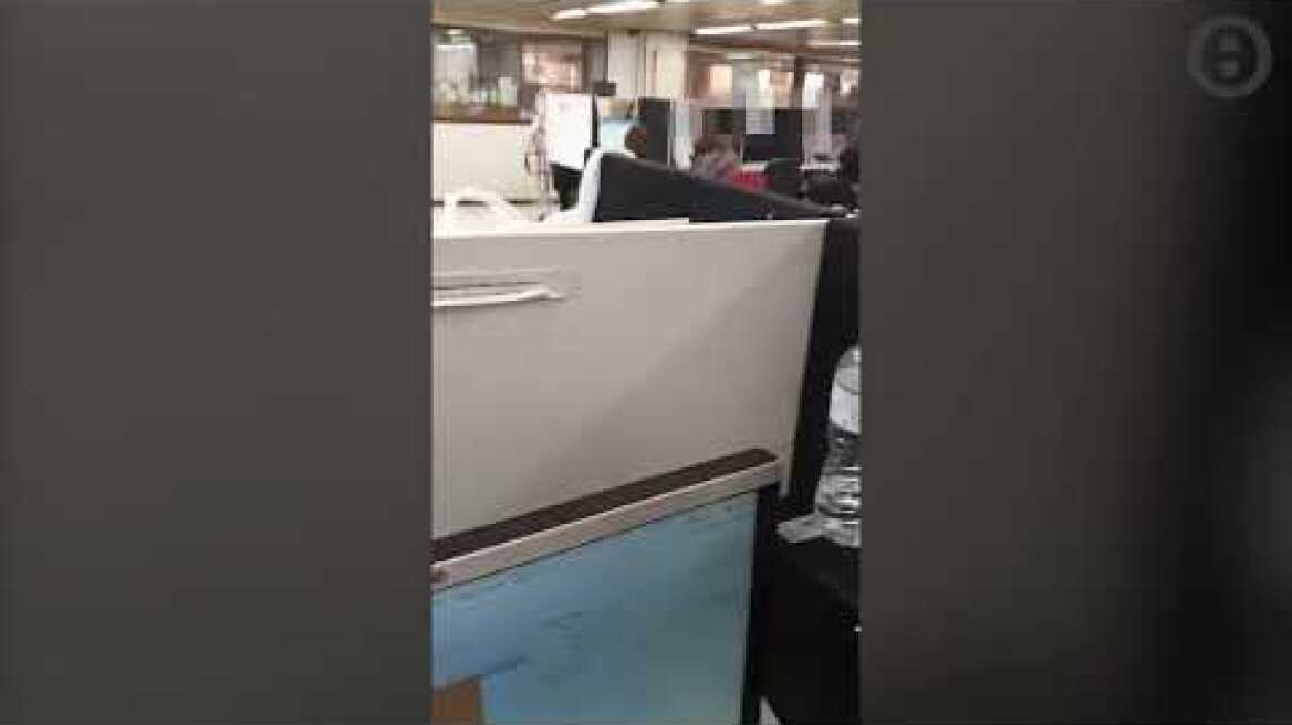 call centers: Σε 40 τ.μ στοιβάζονται 50 υπάλληλοι  πουλωντας μάσκες και αντισηπτικά ( βίντεο)