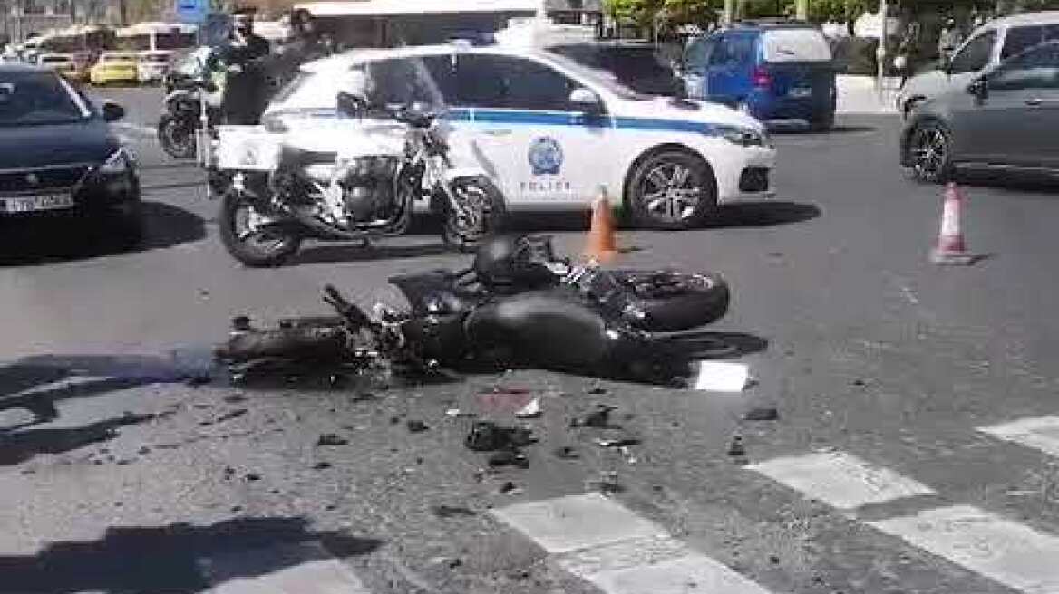 Υπηρεσιακό ΙΧ της βουλής συγκρούστηκε με μοτοσυκλέτα