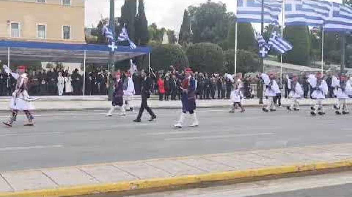 H μεγάλη στρατιωτική παρέλαση στην Αθήνα για την 25η Μαρτίου (16)