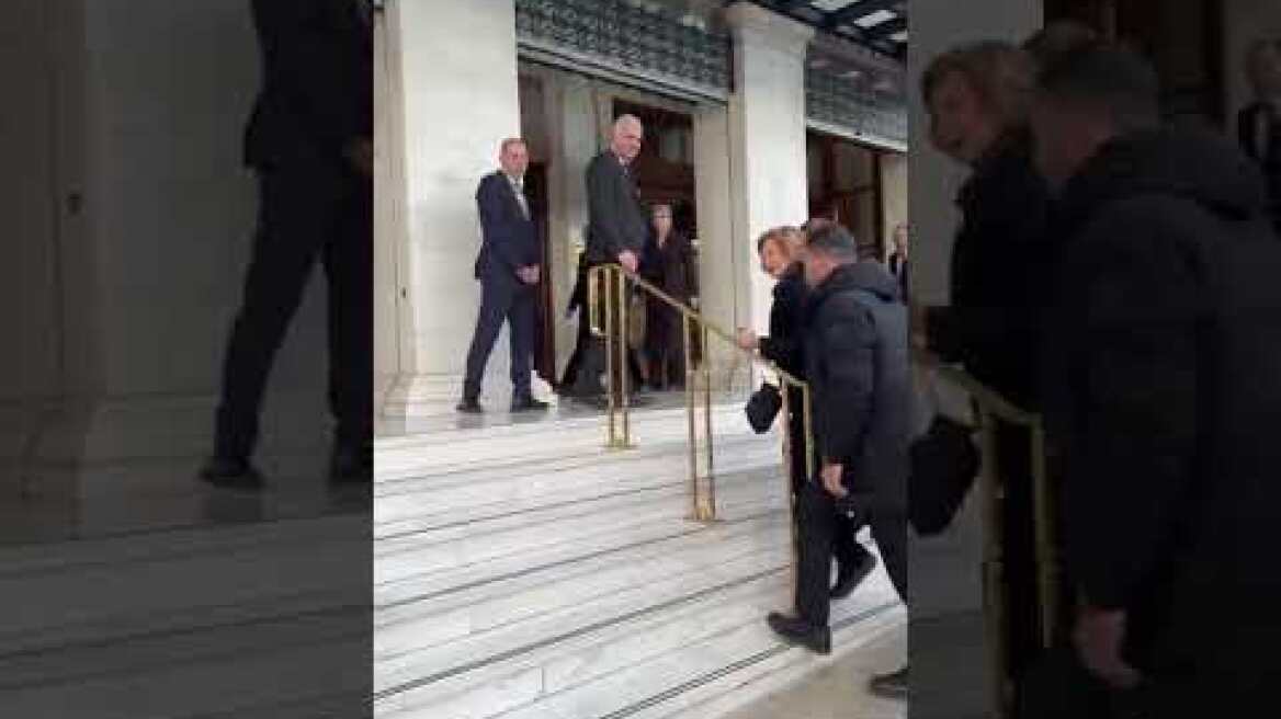 Οικογένεια Ντε Γκρες για γεύμα μετά το αντίο στην Πριγκίπισσα Ειρήνη (1)