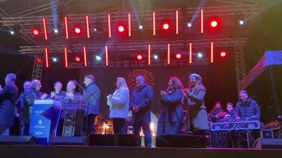 Thestival.gr Φωταγώγηση δέντρου στην πλατεία Αριστοτέλους