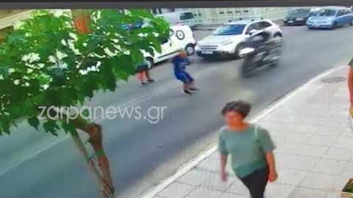 Κάμερα ασφαλείας "έπιασε" τροχαίο ατύχημα στα Χανιά