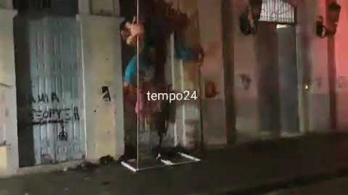 tempo24 Εμπρησμός μπάστακα Δημαρχείο 2