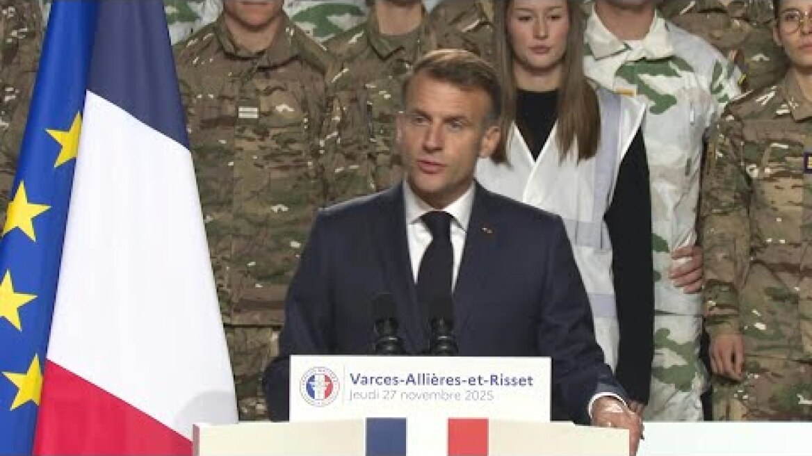 Macron affirme que "notre jeunesse a soif d'engagement" | AFP Extrait