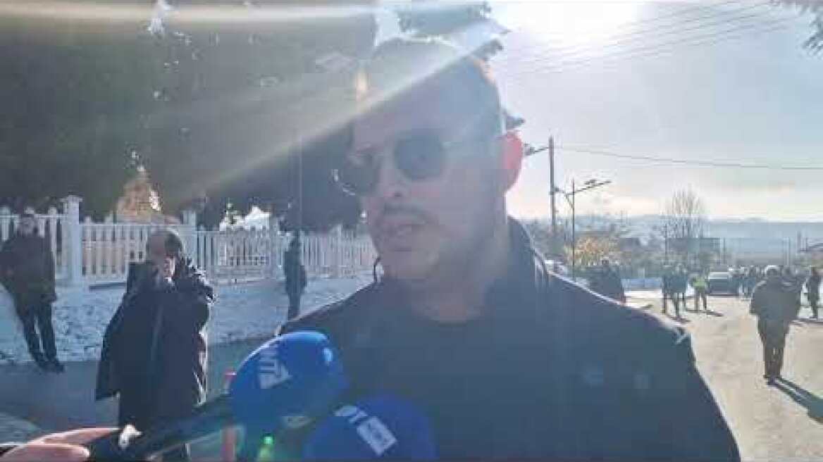 Ο Σάκης Αρσενίου μιλά για τον Βασίλη Καρρά