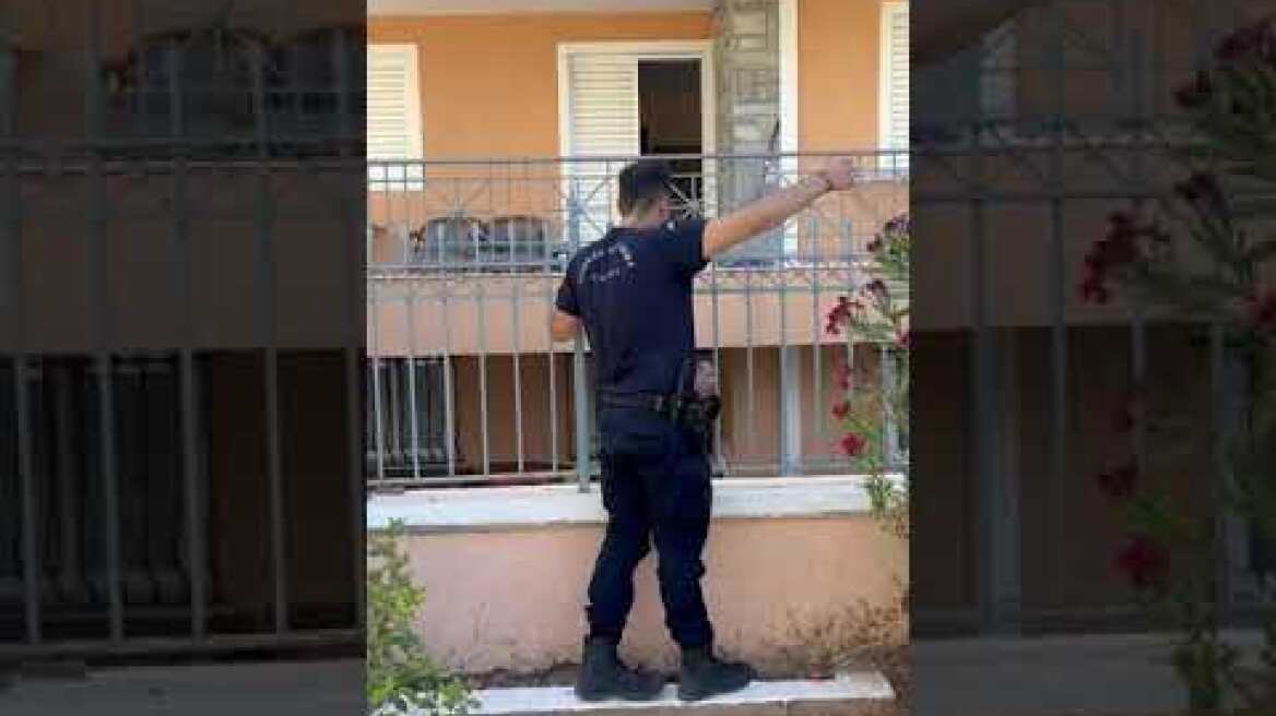 Φωτιά στη Σταμάτα : Αστυνομικοί εκλιπαρούν κατοίκους να εγκαταλείψουν (2)