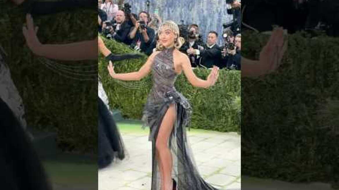 Sabrina Carpenter Arrives to the 2026 Met Gala
