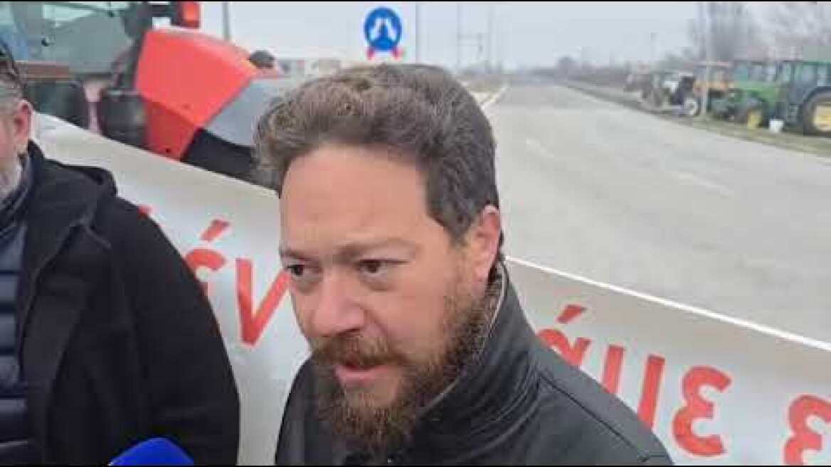 Αποκλεισμός με τρακτέρ σεον κόμβο Μεγαλοχωρίου στην Εθνική οδό Λάρισας - Ιωαννίνων (2)