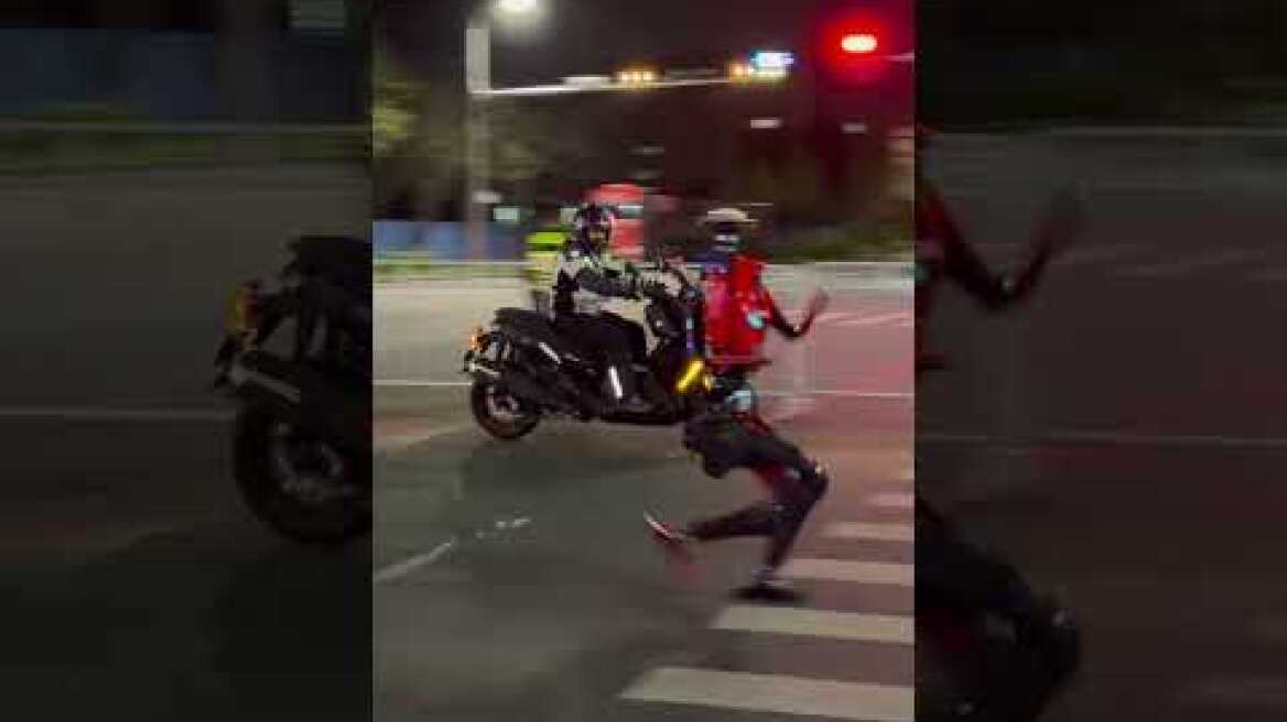 A testing activity for the 2026 Beijing E-Town Humanoid Robot Half Marathon kicked off in Beijing