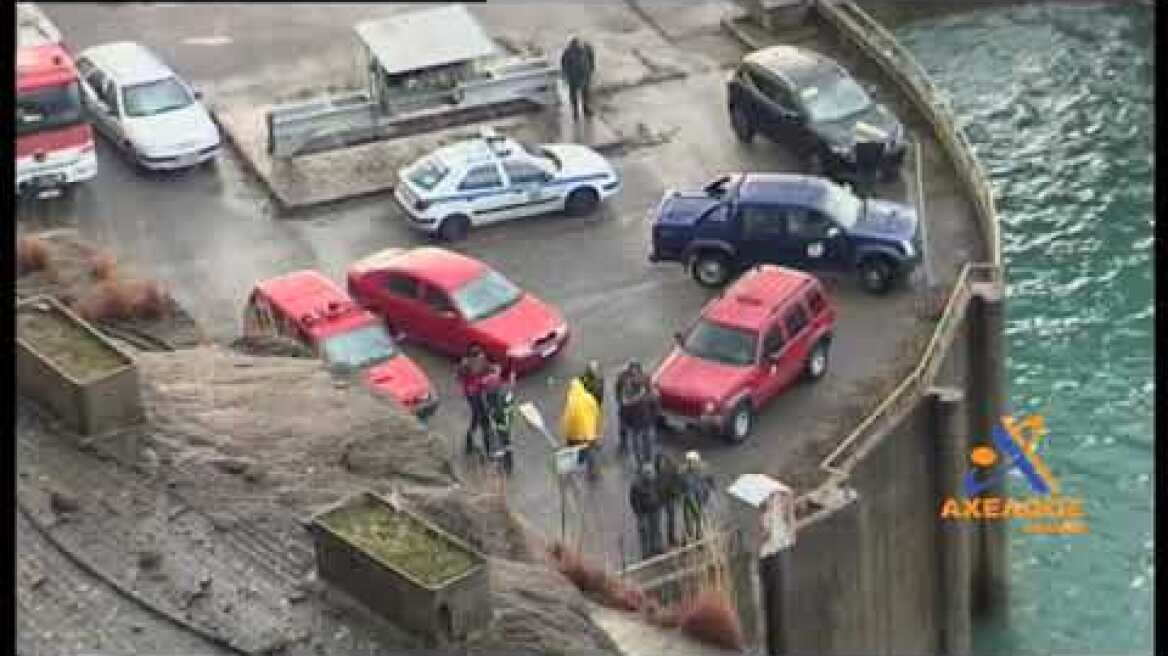 Ανέλκυση  οχήματος από τη λίμνη Στράτου. - Στη θέση του οδηγού νεκρή 35χρονη γυναίκα