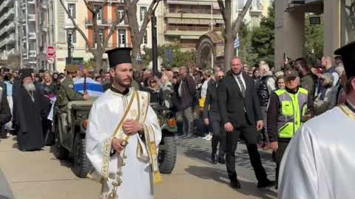 Ολοκληρώθηκε η εξόδιος ακολουθία του Μητροπολίτη πρώην Θεσσαλονίκης Άνθιμου (5)