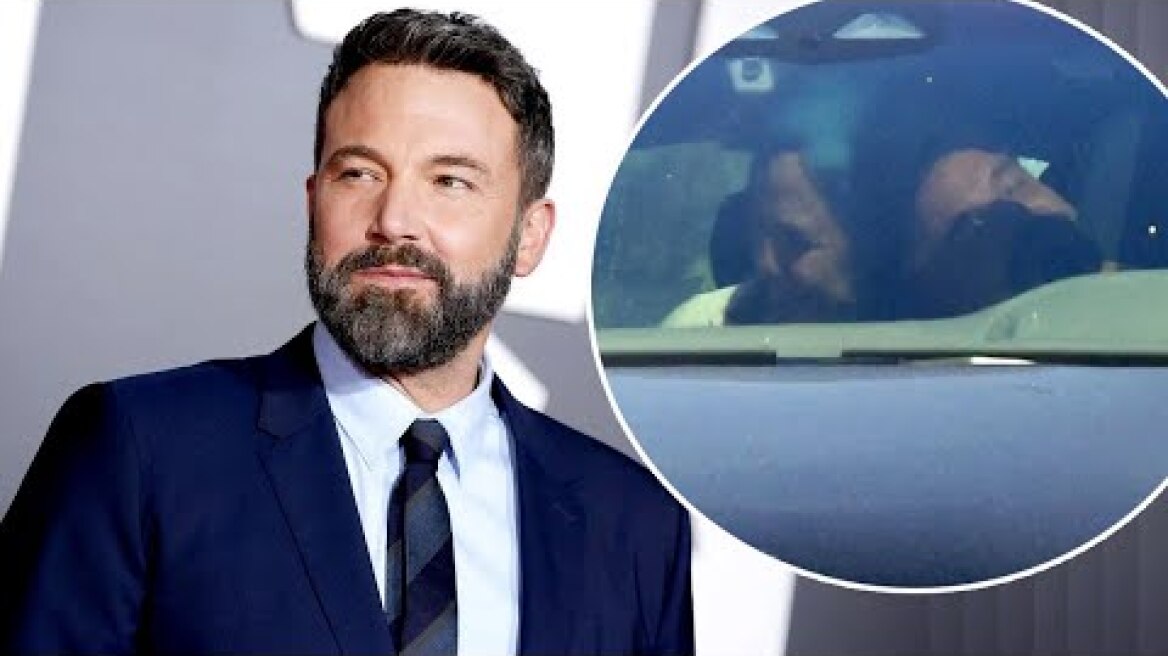 Ben Affleck and Ex Wife Jennifer Garner Jennifer Garner share intimate moment inside car together