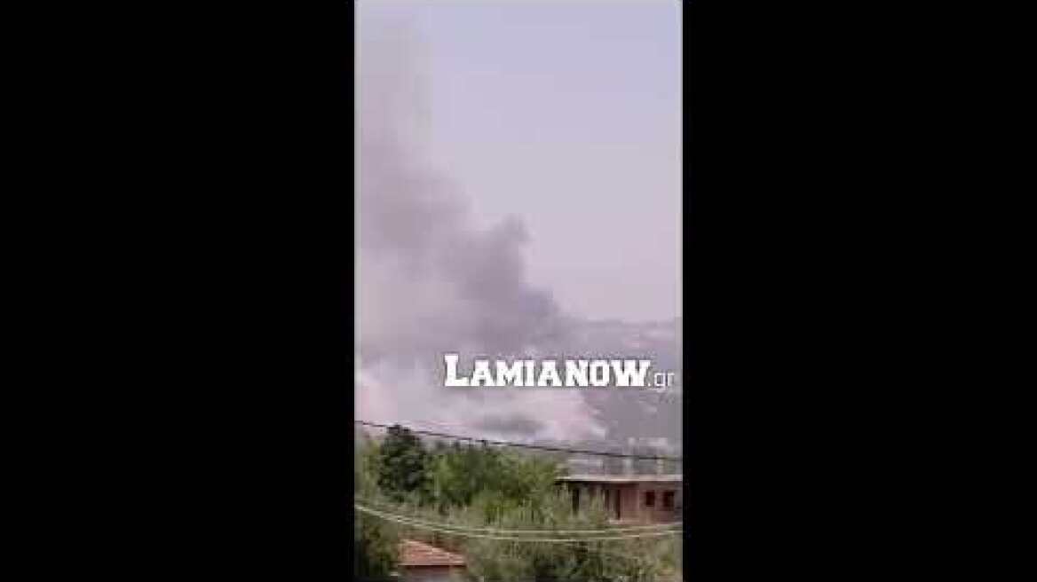 Φωτιά κοντά στην Μακρακώμη