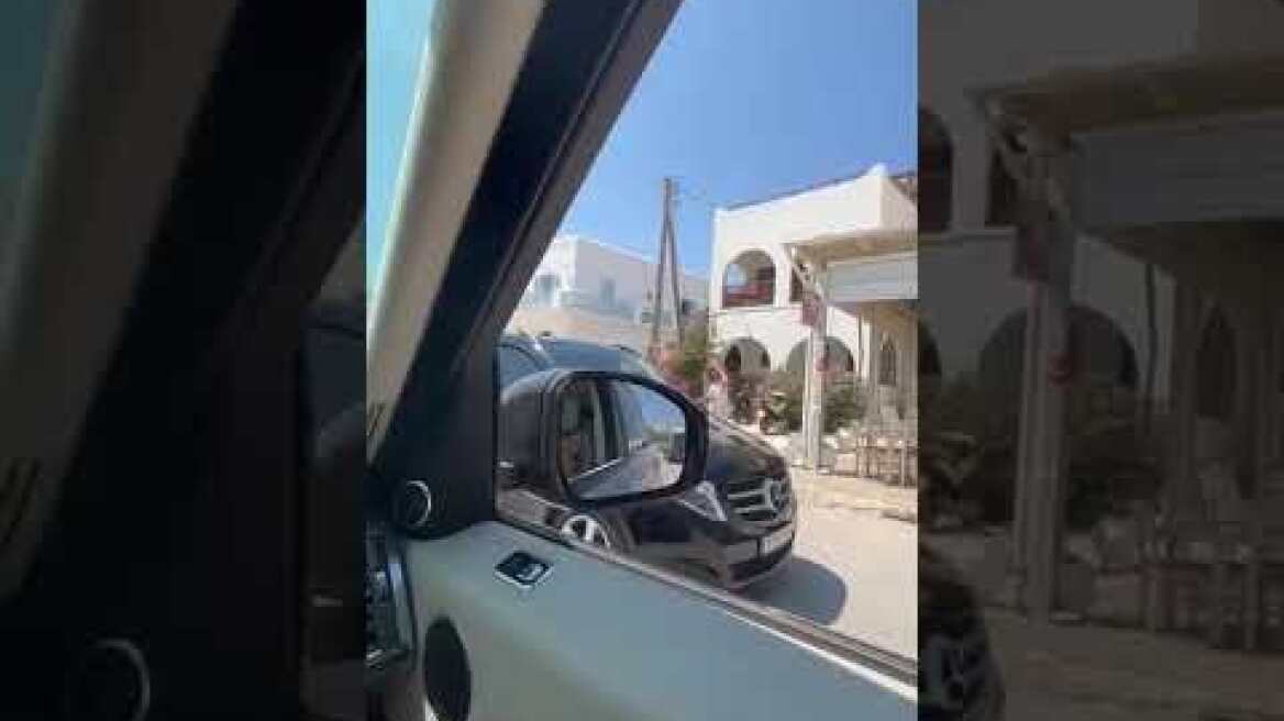 Η σύντροφος του Τζέισον Στέιθαμ στην Αντίπαρο