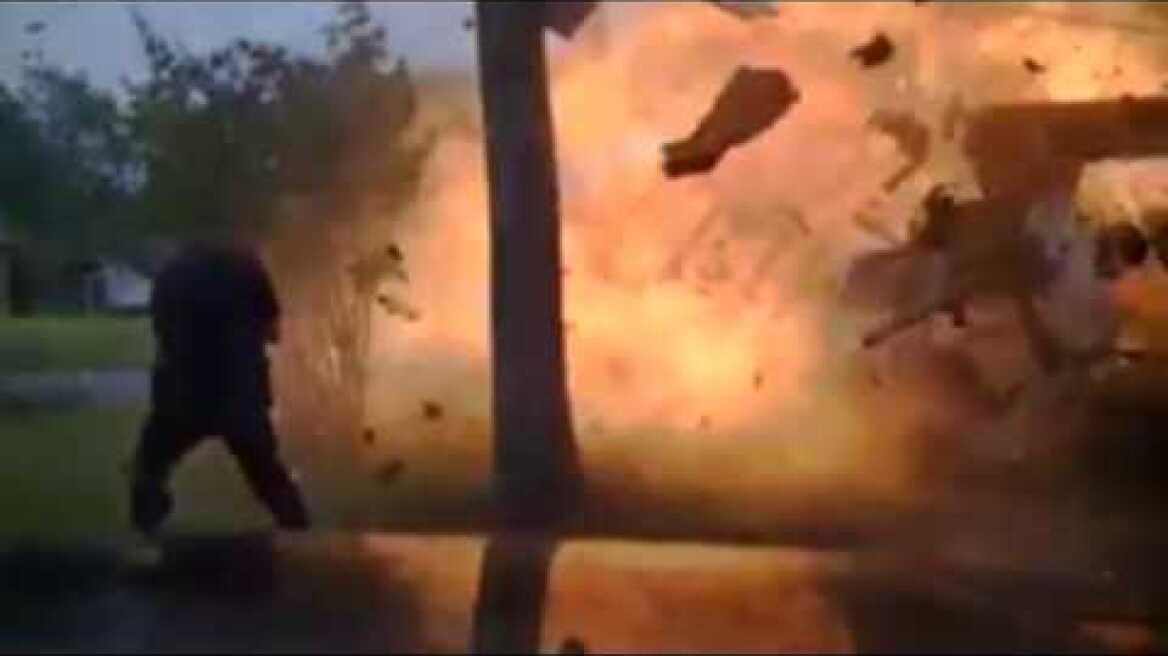 Explosion of north Texas house captured on dash cam